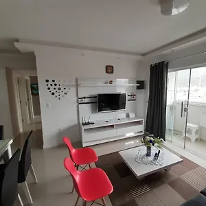 Lindo Apto De 3 Quartos, A 150m Da Praia, Com Ar-condicionado Em Todos Os Ambientes Porto Belo